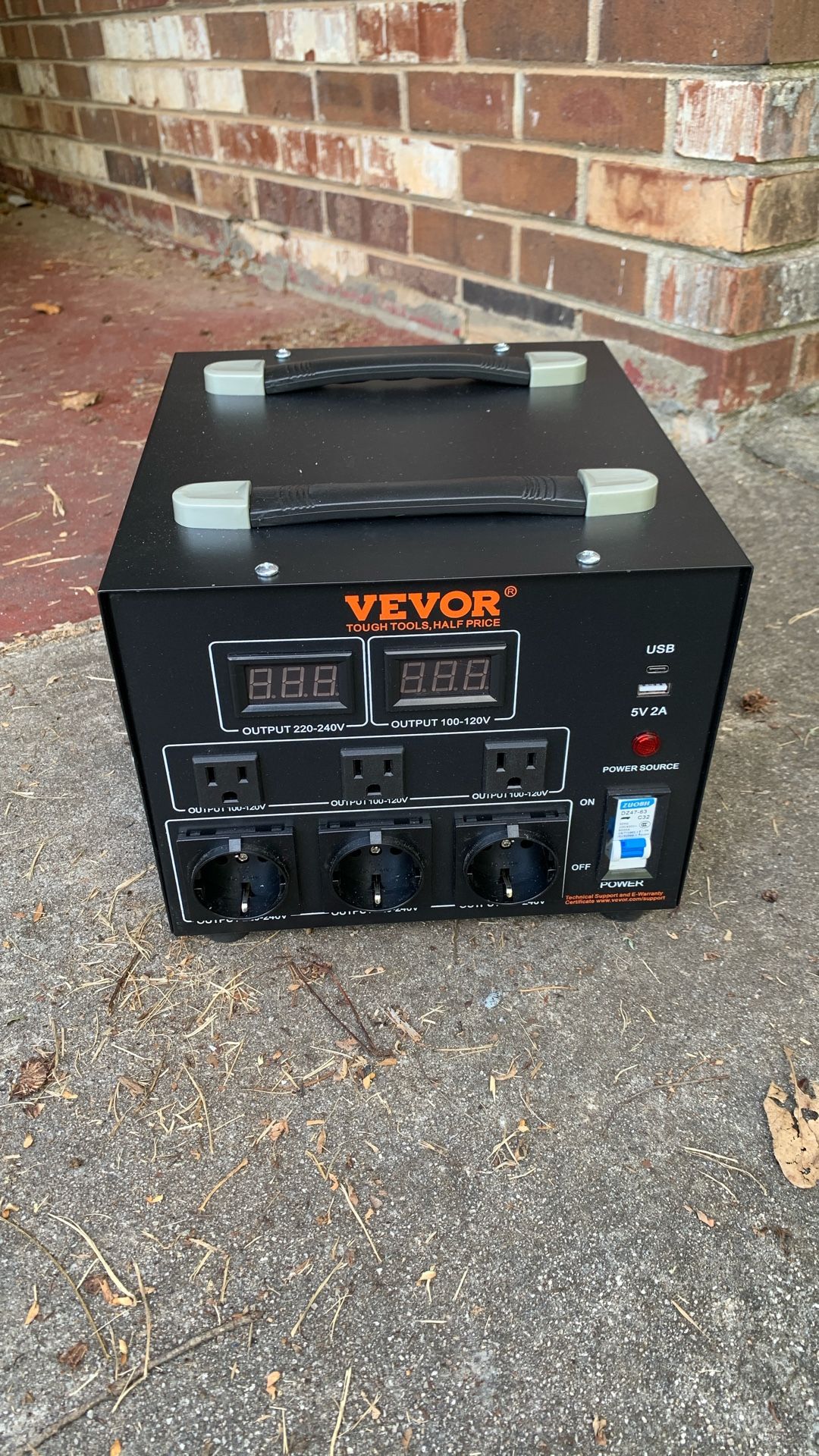 Brand New Vevor 3000W Step Up/Down Converter
