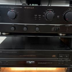 Denon PMA-980R and DCM-320 w/remotes Mint Condition 