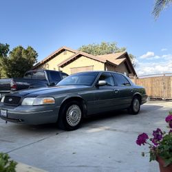 2001 Ford Crown Victoria