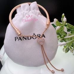 Pandora style adjustable bracelet in 925 silver.