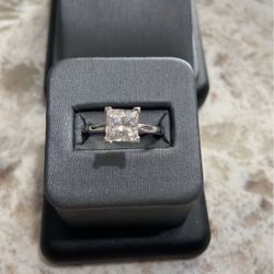 14k White Gold Diamond Ring 