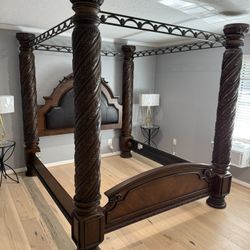 Grand Carved Wood Canopy Bed Frame & 2 Modern Gold Lamps