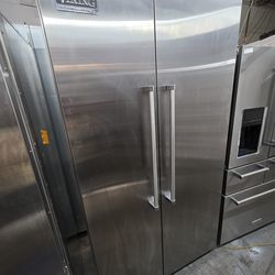 42" VIKING BUILT IN STAINLESS STEEL REFRIGERATOR