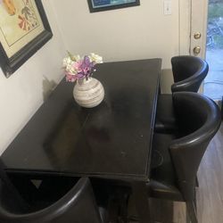 Dining Room Table Plus 4 Chairs 