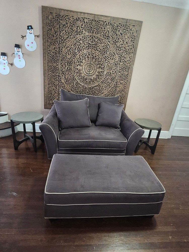 Couch, Ottoman And End Table Set