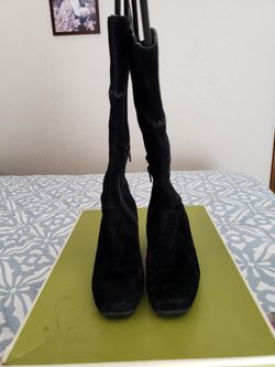 Black suede boots size 5 m naturalize boots