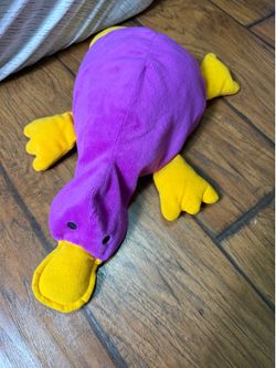 vintage 1993 Ty Beanie Baby "Patti the Platypus" featuring a purple plush body and yellow beak No tag  Smoke free home