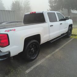 Chevrolet Silverado Año 2014  Millas 192 Mil