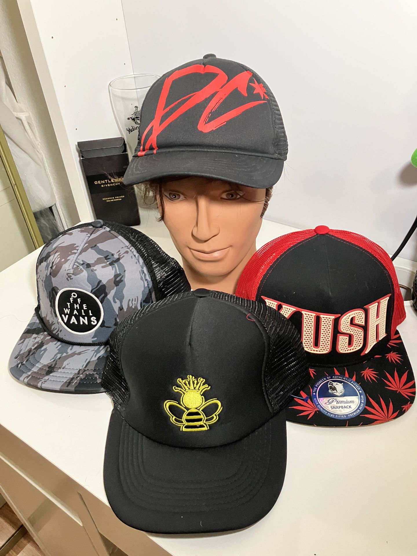 betalen opslag lenen Vans Hat, Snap back, Dc New Era Hat for Sale in Los Angeles, CA - OfferUp