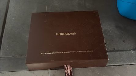 Hour Glass Brushes