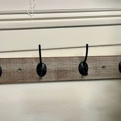 Rustic Pinewood Wall Mounted Coat Rack 