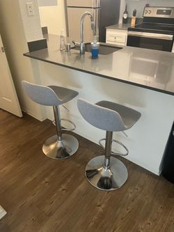 Adjustable bar stools