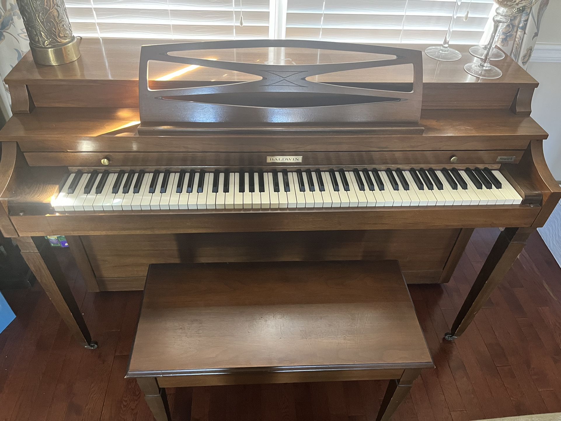 Excellent Condition /rare Baldwin Howard Upright Piano