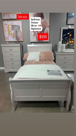 Beautiful twin size bedroom set