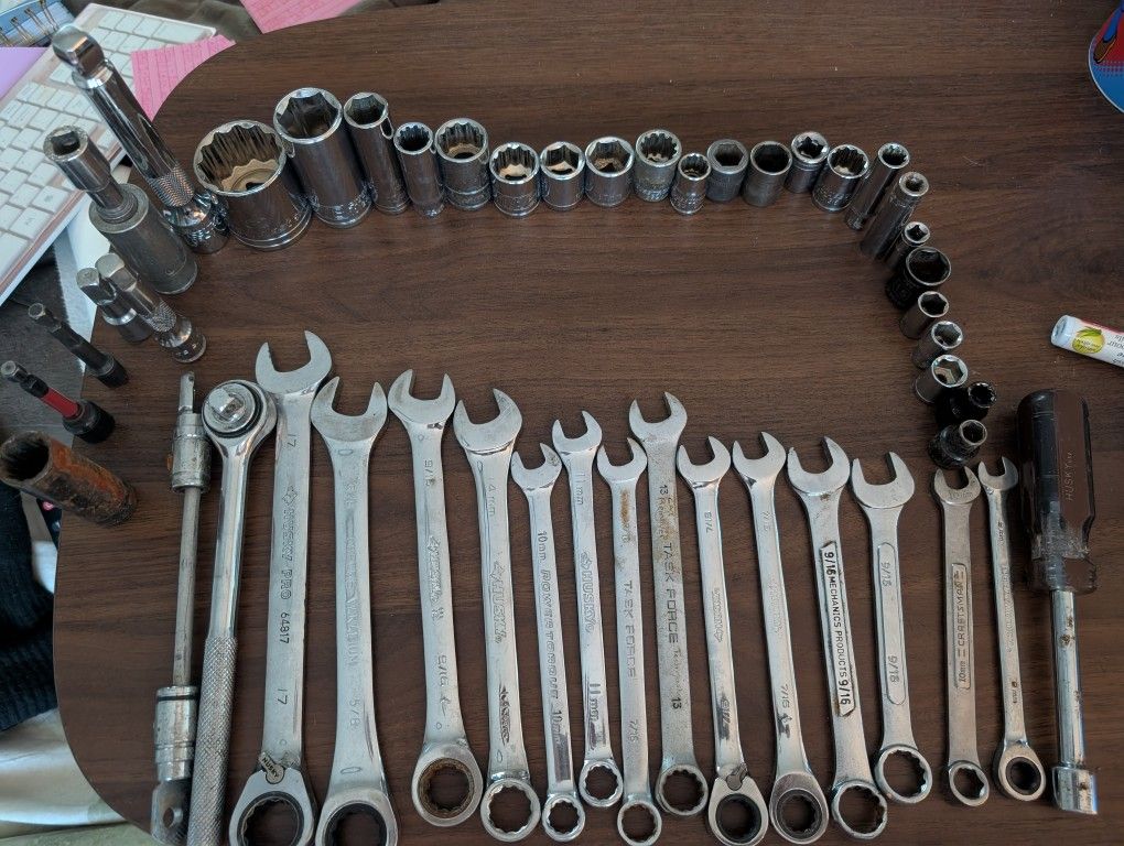 Mechanic's Special: Mixed Wrench & Socket Lot + 18" Duralast Breaker Bar (+40 pieces)