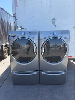 Whirlpool washer and electric dryer