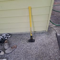 LUDELL 8lb Sledge Hammer w/ Fiberglass Handle