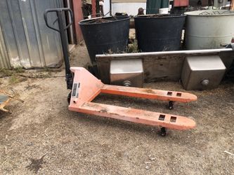 Pallet Jack 5000lbs - $100