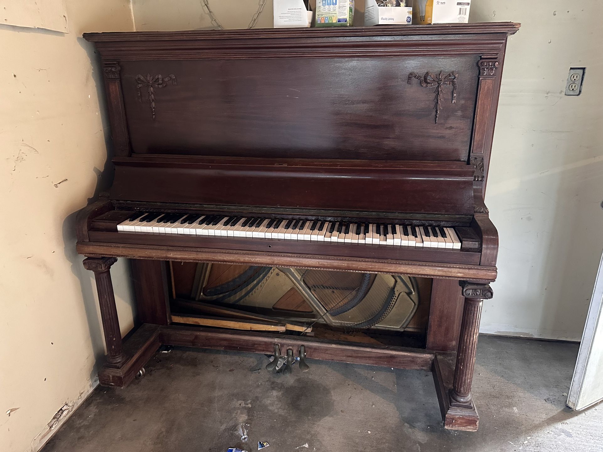 Antique Piano