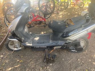 Motor scooter