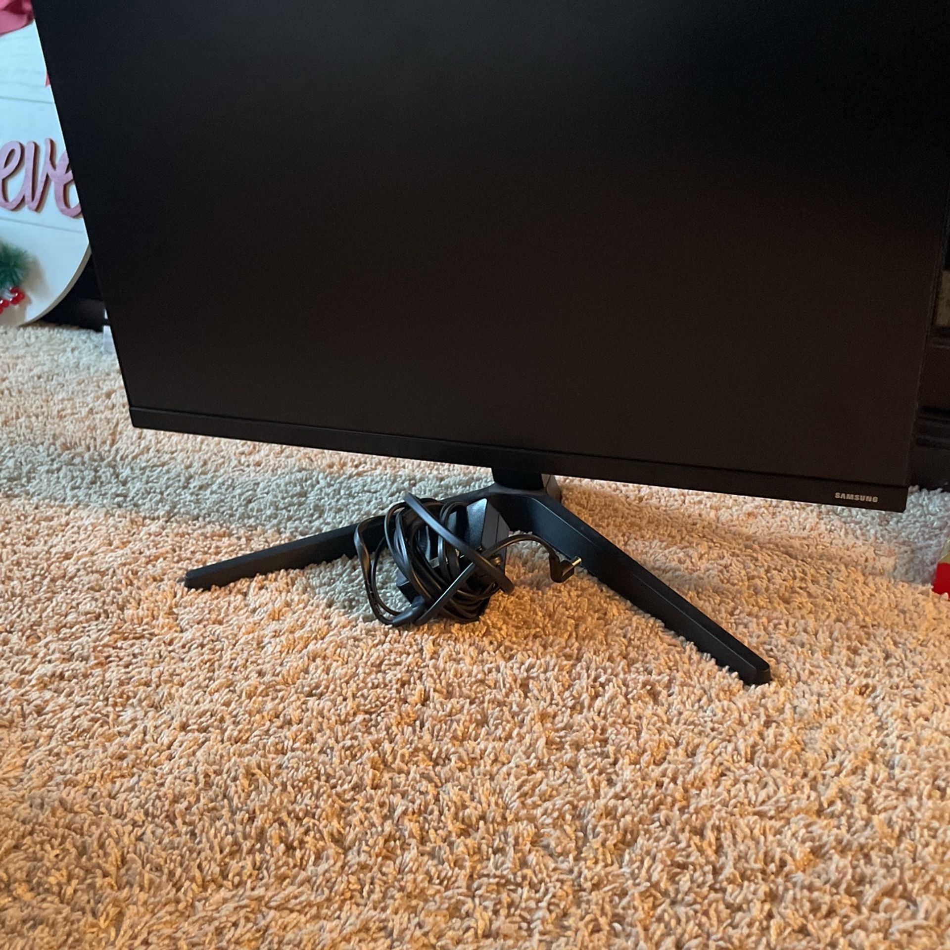 Samsung 24’ 4k 120hz Gaming/Computer Monitor 