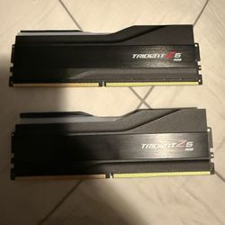 64GB of DDR5 RAM (2x32GB)
