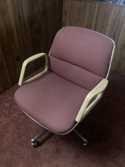 Office Chair on Wheels 