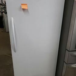 Frigidaire Opright Frost Free Freezer 17cf No Shelf In