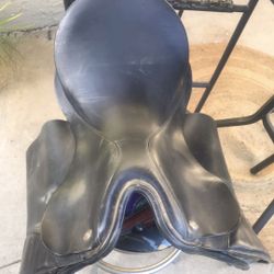 Ashley Vanguard Horse Saddle Size 17 1/2
