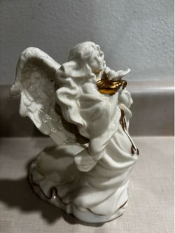 Lennox looking angel collectible