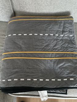 Pillowfort Full/Queen Street Road Blanket 