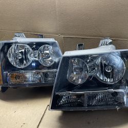 #OH226 07-14 Chevy Tahoe Suburban Black  Halogen Headlight Pair