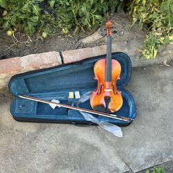 Beautiful 😻 Violin 🎻 4/4 Full Size. Wood 