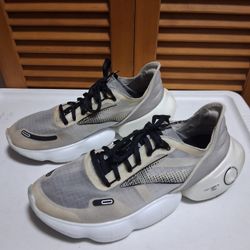 Brooks Aurora BL Men's Running Shoe * Size: 10.5