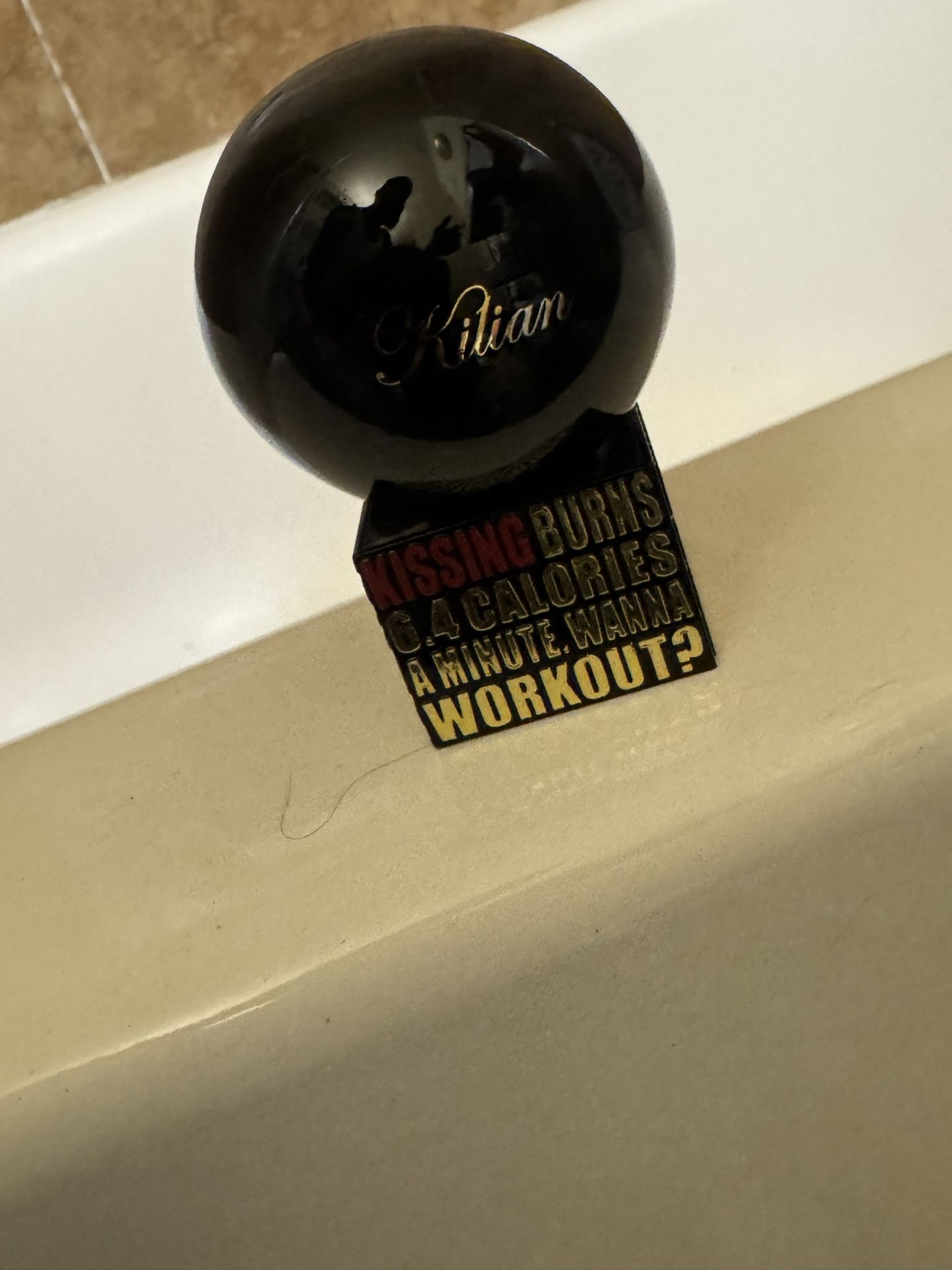 Kissing burn perfume