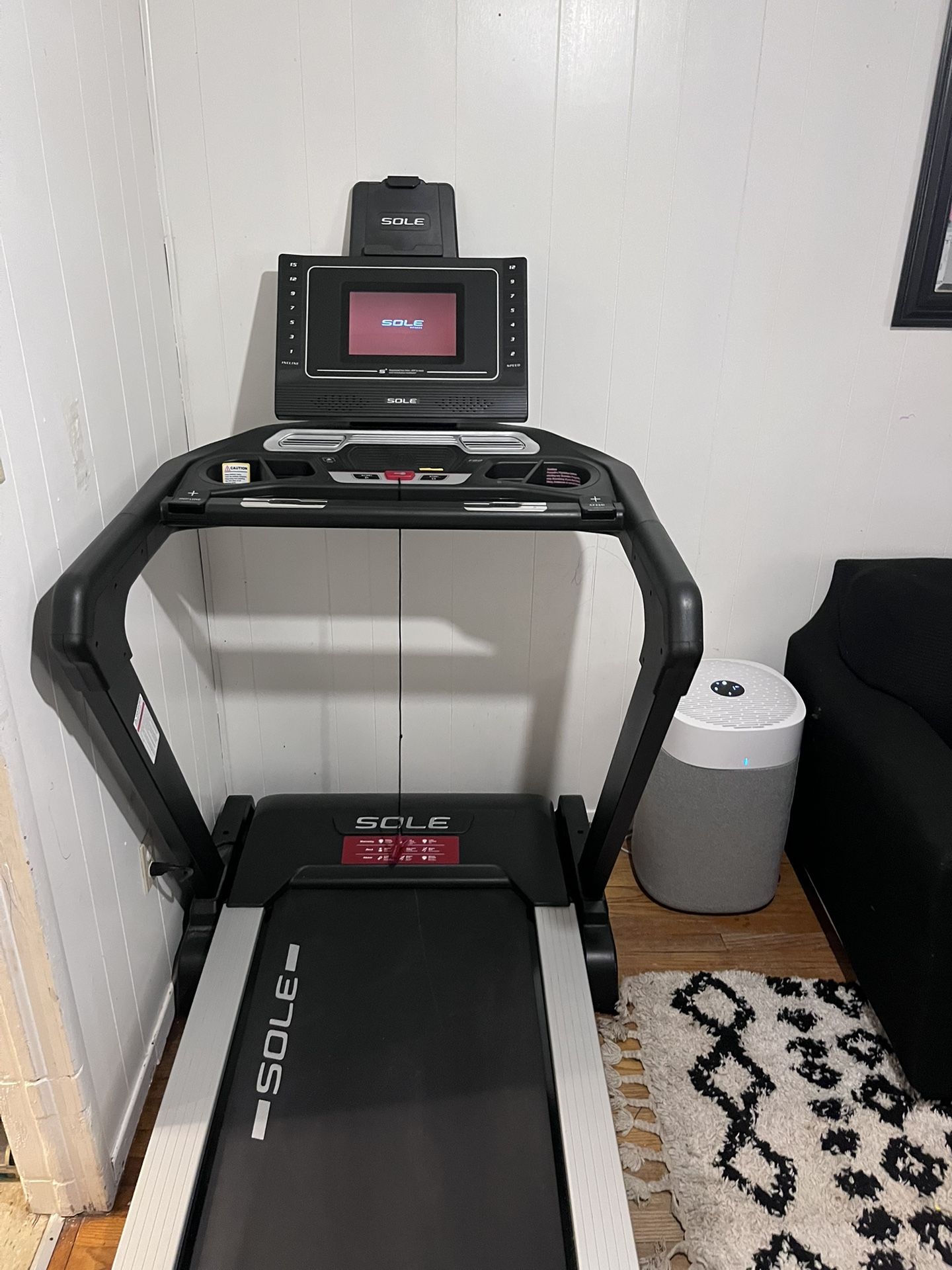 Treadmill (Sole F8)