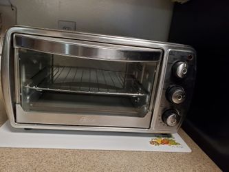 Oster Oven , Like New .