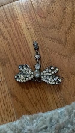Dragonfly pin