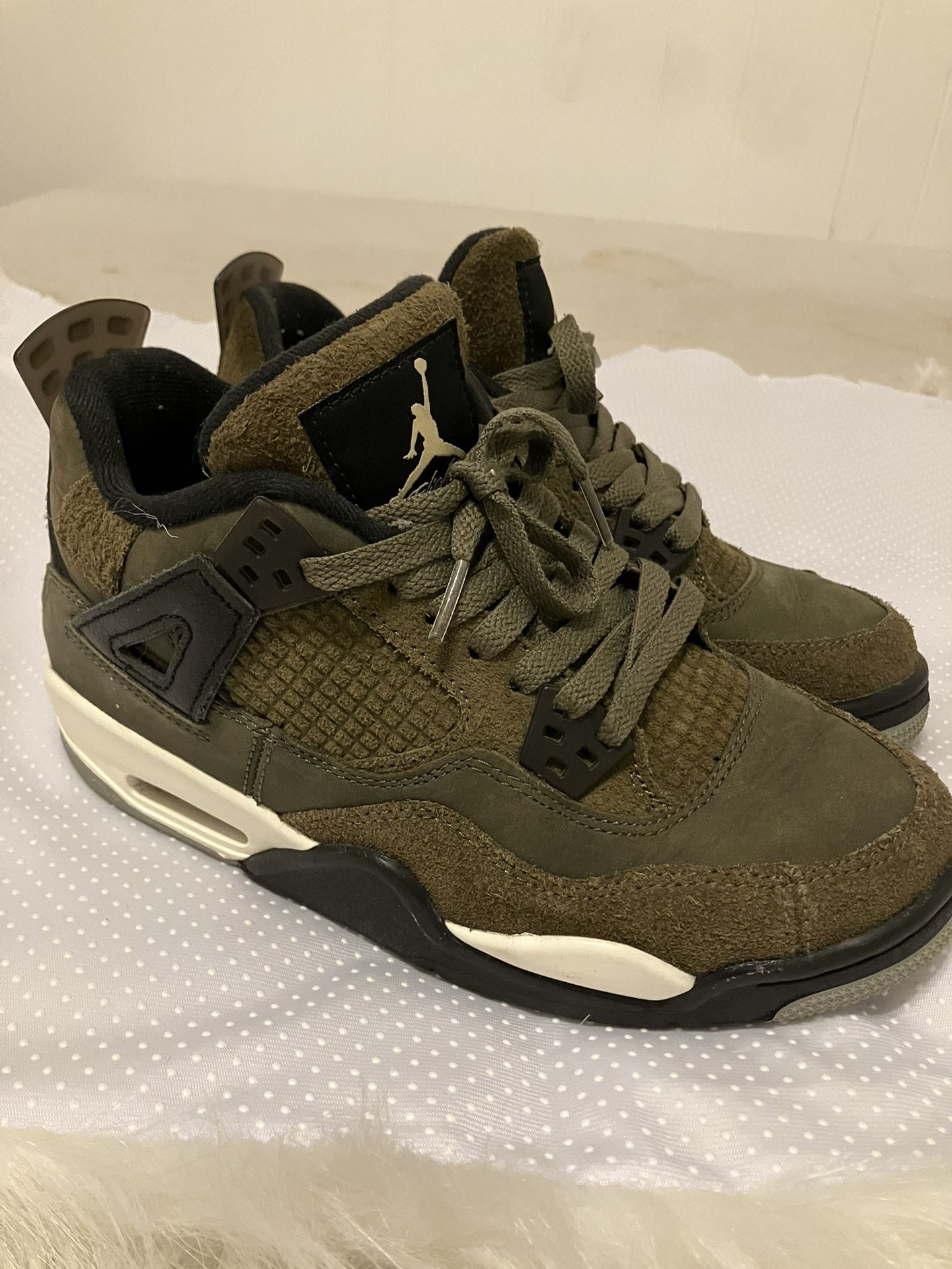 Jordan 4 SE craft Olive