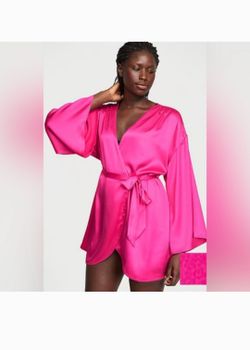 Victoria's secret VERY SEXY hot pink satin robe