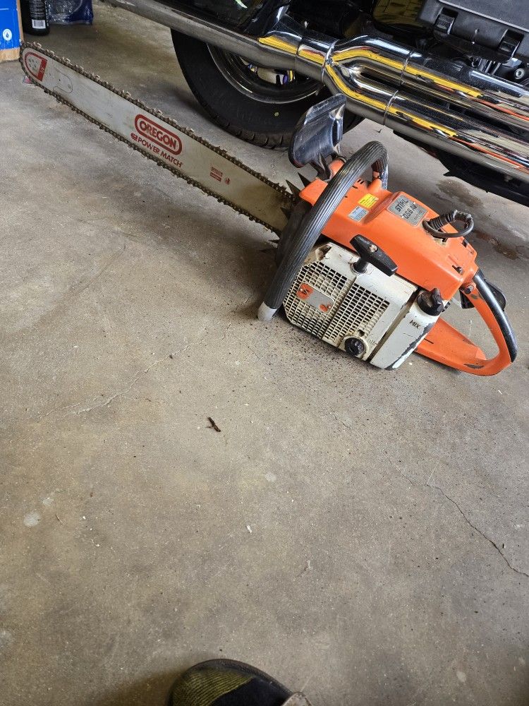 STIHL CHAINSAW 056 AV- 26 INCHES