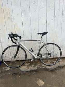 🚴 Road Bike for Sale – Lightweight Aluminum Frame / Carbon Fork
