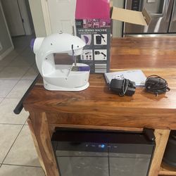 Mini Sewing Machine