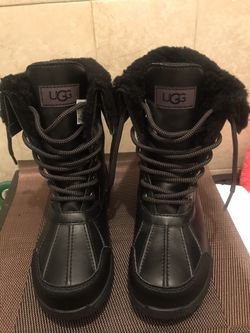 Practically New Butte Size 1y Black Leather UGG Boots