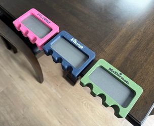 Pool cue holder