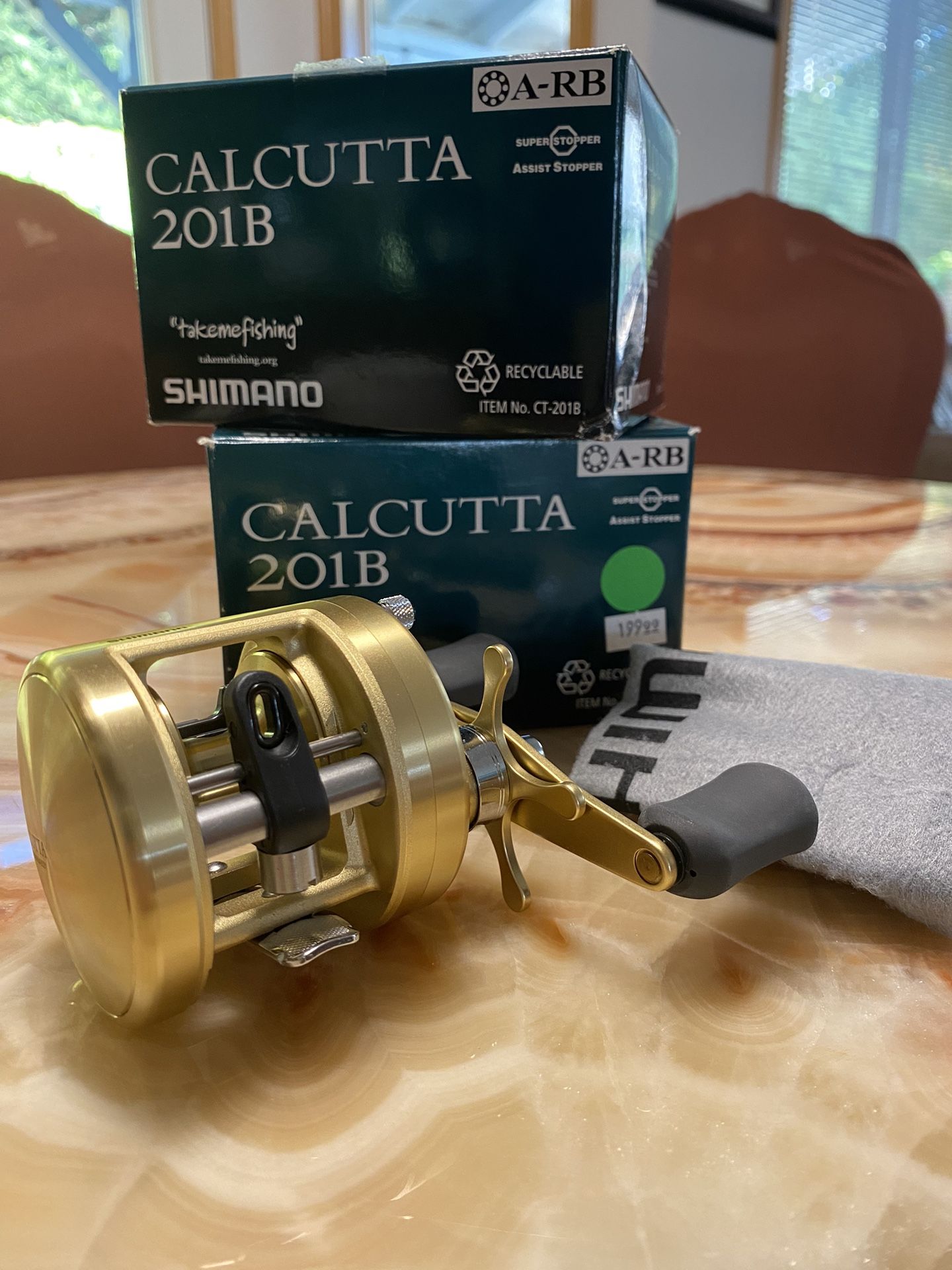 Shimano Calcutta 201B Fishing Reel / Left Hand Reel - Made In Japan - New in box