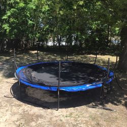 Trampoline with Safetynet