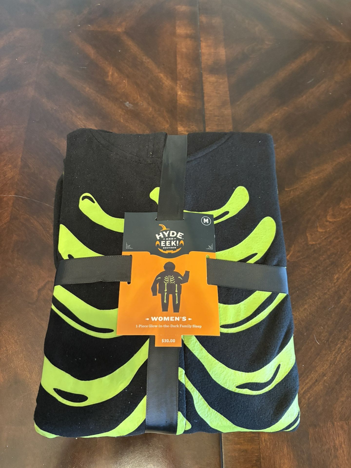 Women’s 1-Piece Glow-in-the-dark Sleep Set -NEW