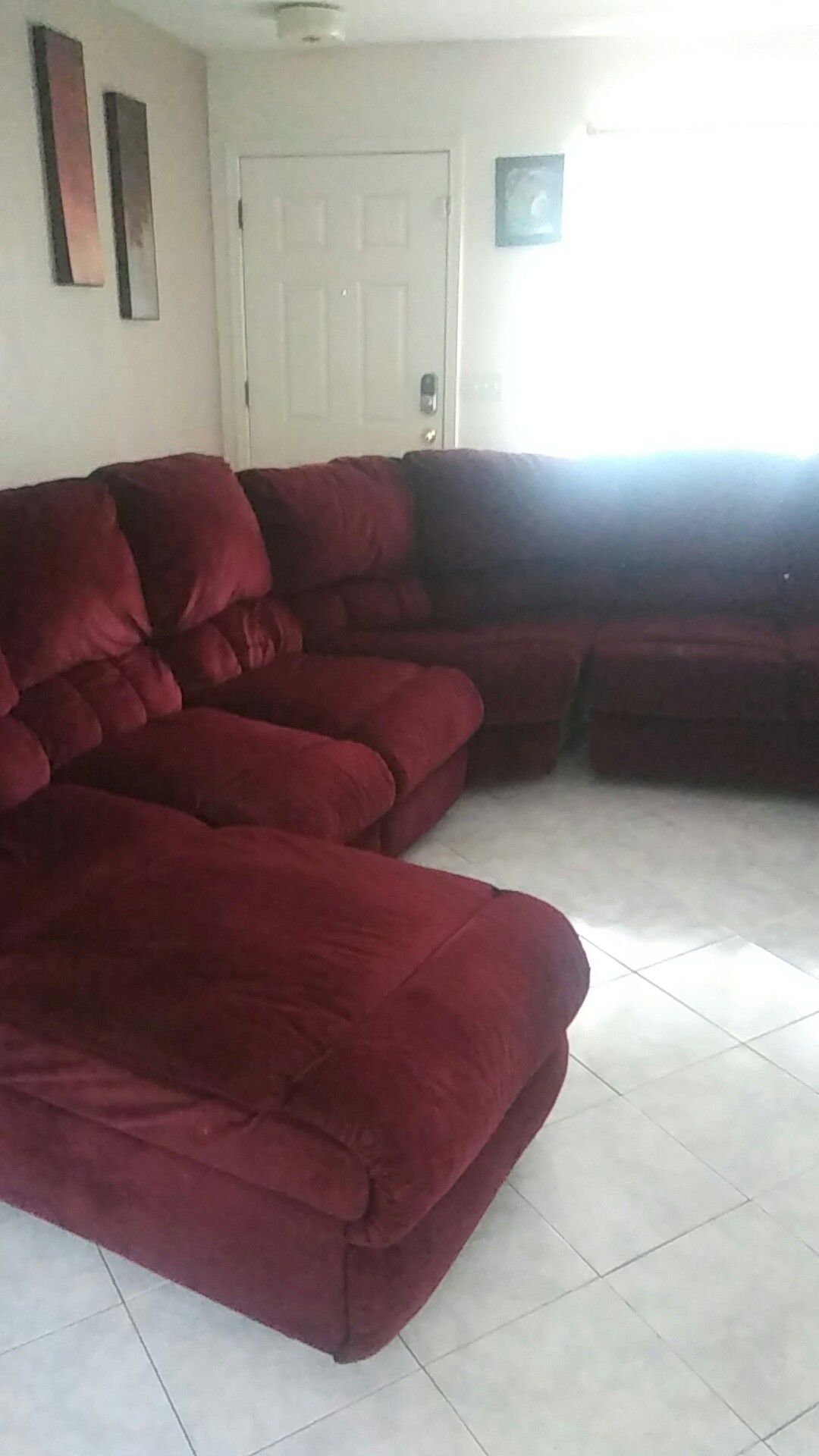 Seccional couch. In good condition 4 piesas of microfibers to pick up and cash only para recojer in en efectivo