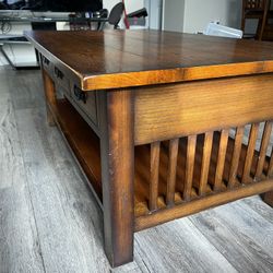 Center Table For Living Room Normal Ware But Nice Table $25